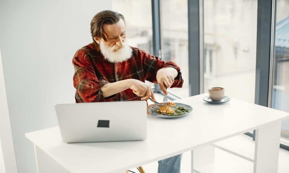 Man eating more healthily for his prostate